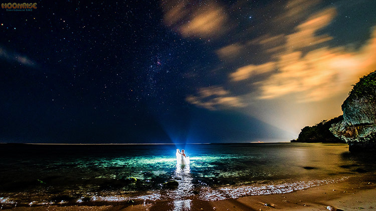 夜の海を逆光でライティングしてみる 熊澤充のバリ島撮り尽くし 在住ウェディングフォトグラファー